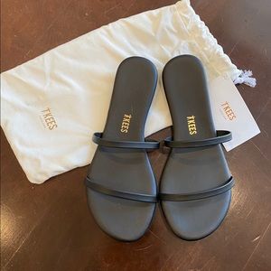 TKEES sandals